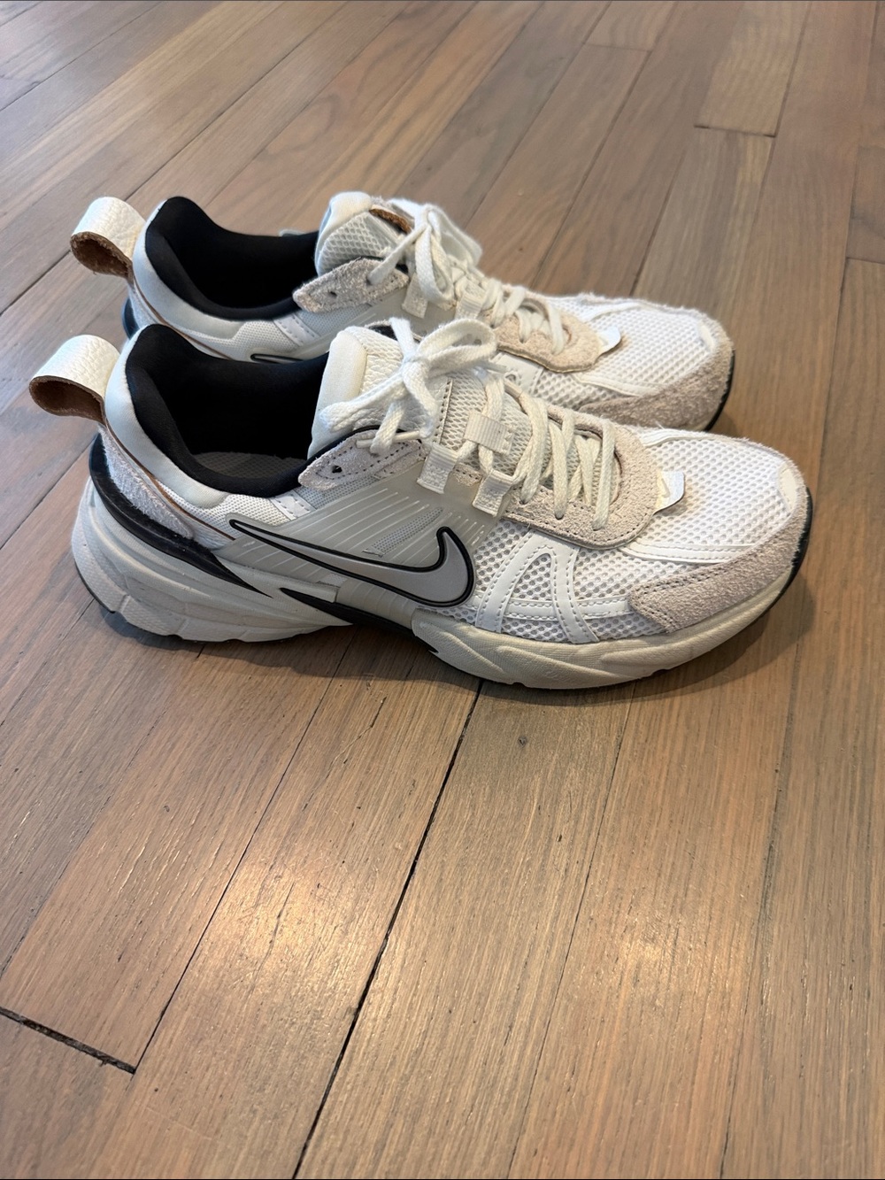 Nike White Black and Tan Women’s Athletic Sneakers